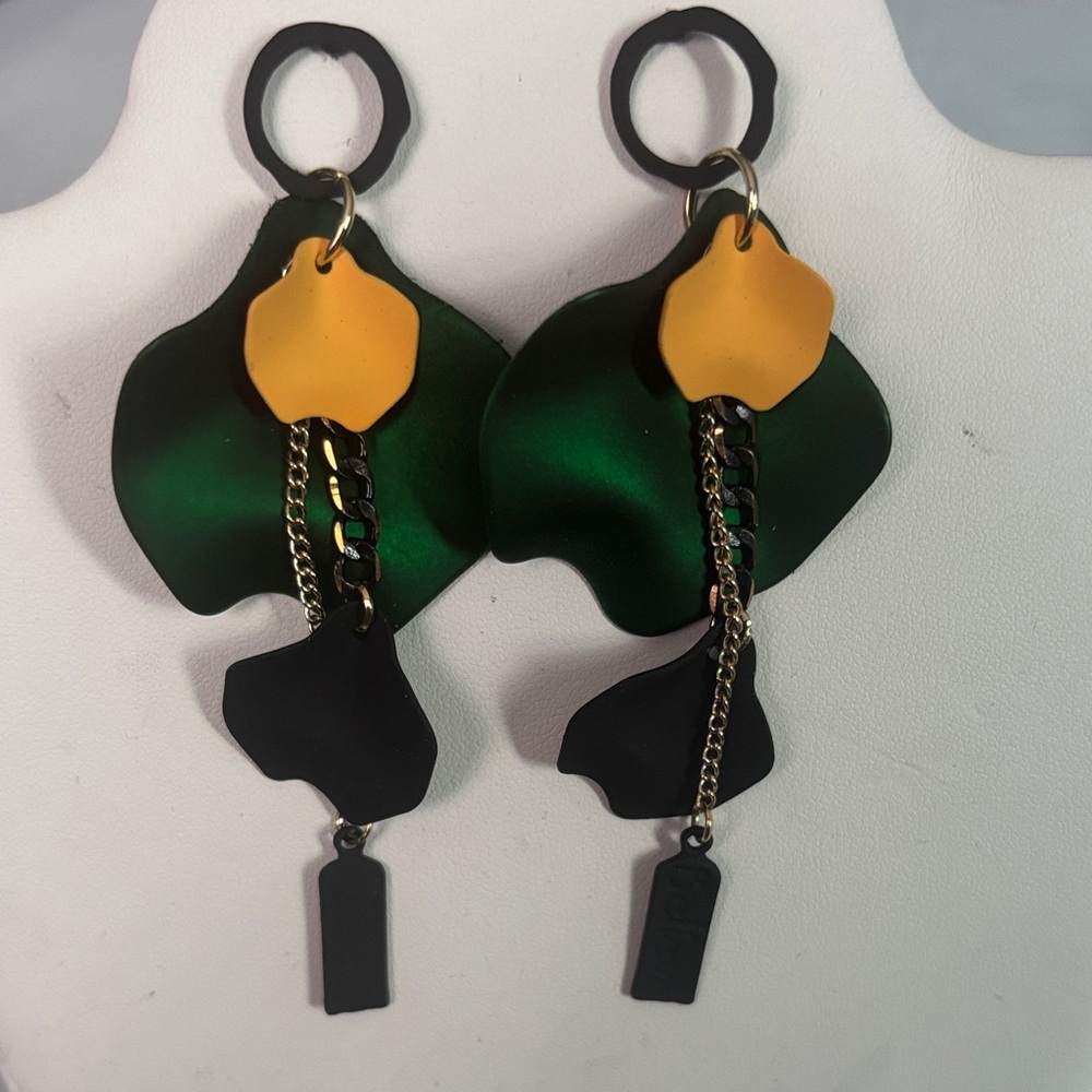 Elegant Green and Black Dangle Petal Earrings